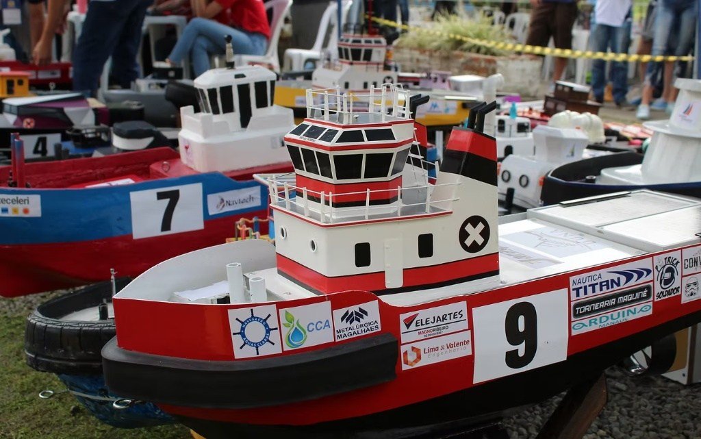 Modelos de embarcações rebocadoras participantes do DUNA